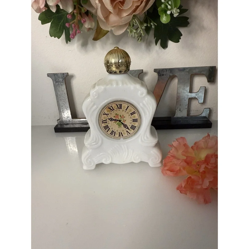 Vintage Avon Leisure Hours Unforgettable Foaming Bath Oil Full Bottle Milk Glass